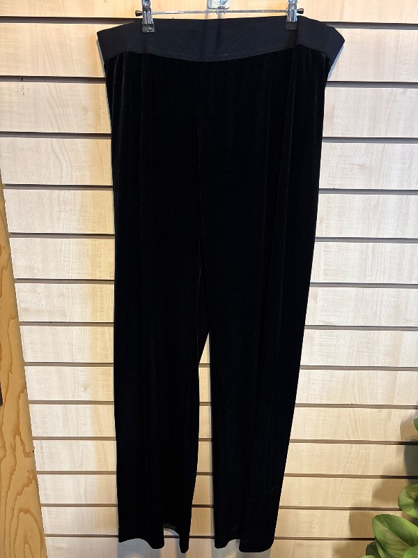 Elena miro buxur
