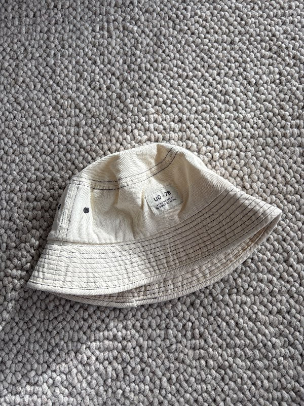 Bucket hattur cream