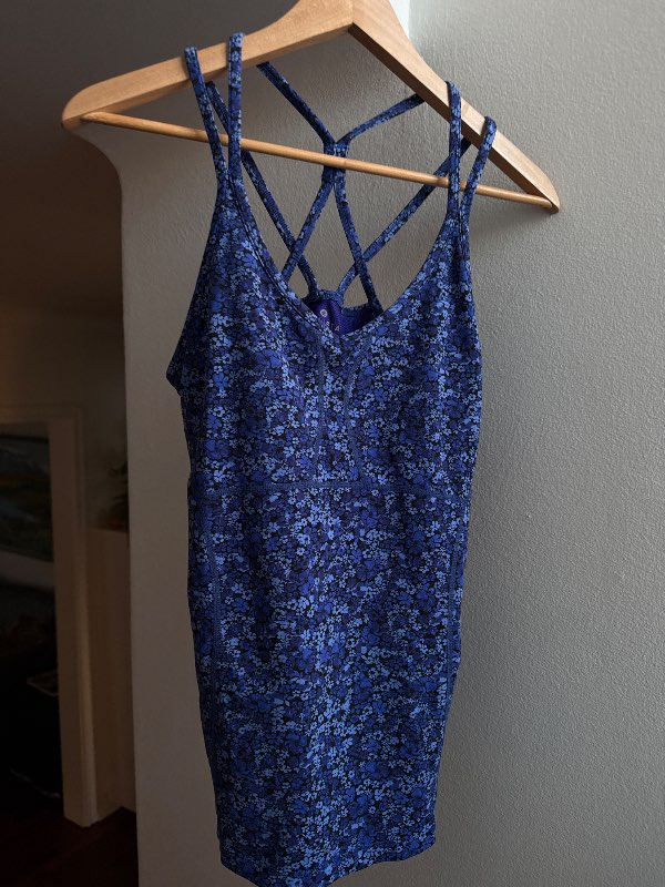 Athleta top blue
