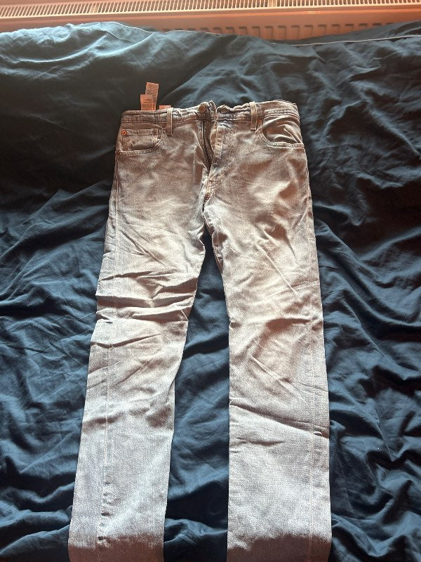 Levi’s gallabuxum