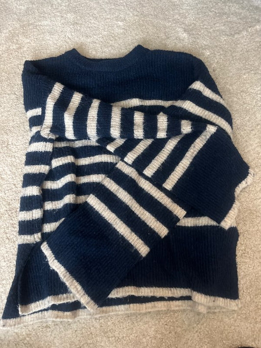 navy peysa