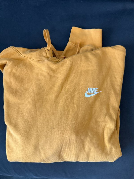 Nike gul peysa