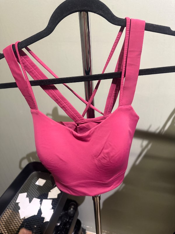 Lululemon berry red high impact toppur kross í bak