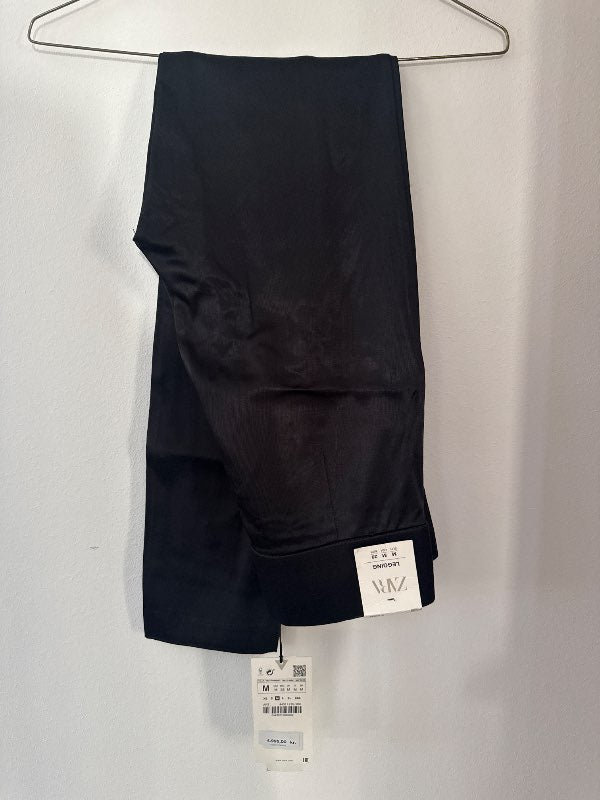 Zara buxur-ónotaðar