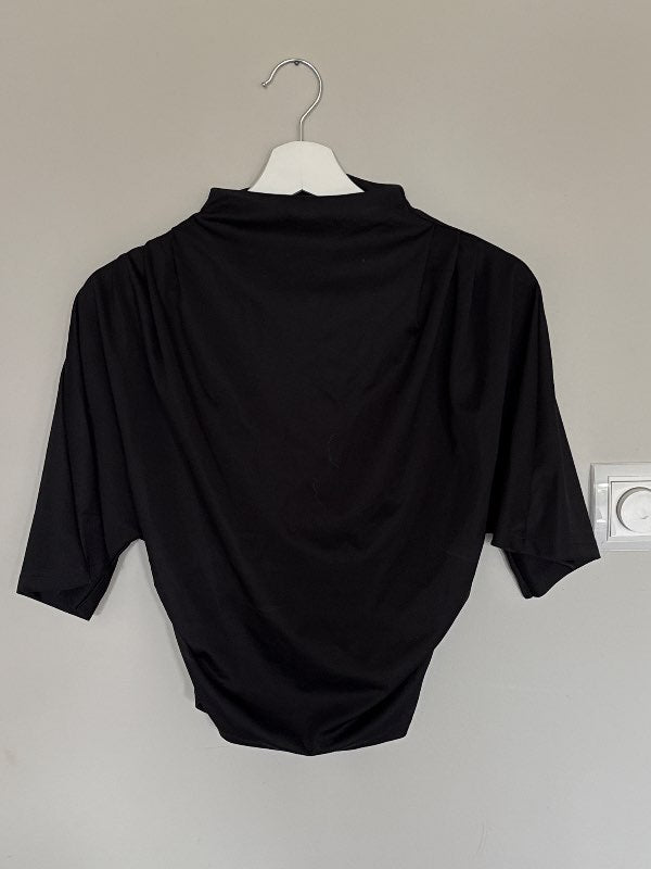 Gina tricot svartur bolur