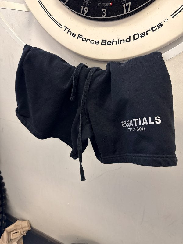 Essentials stuttbuxur