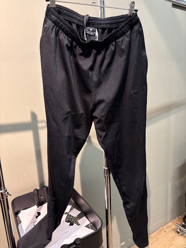Svartar nike buxur