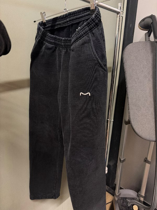 Svartar meta joggingbuxur