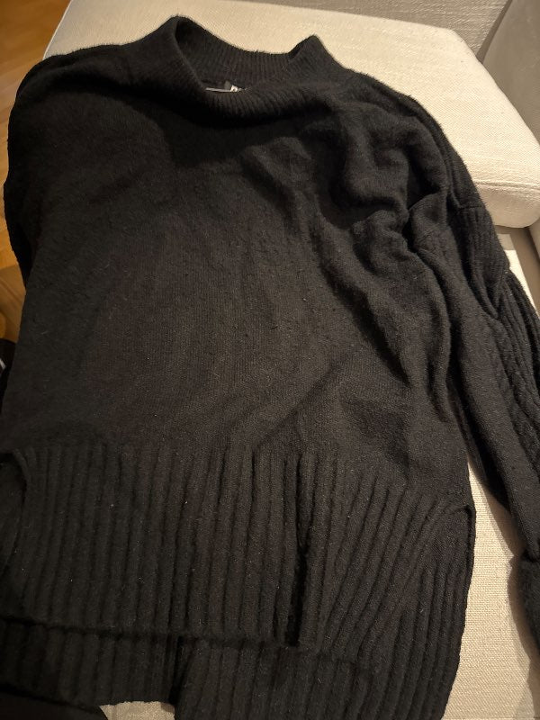 Peysa DKNY M