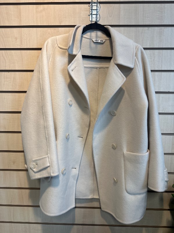 uniqlo hvìt kàpa