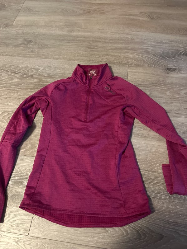 2XU peysa