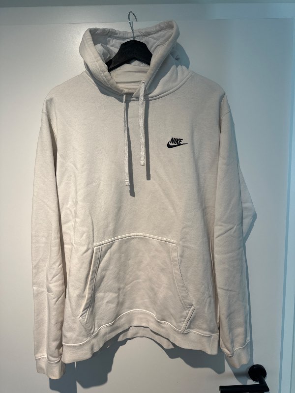 Nike peysa hvít