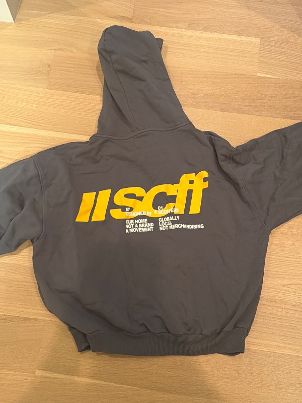 Scuffers grá hettupeysa