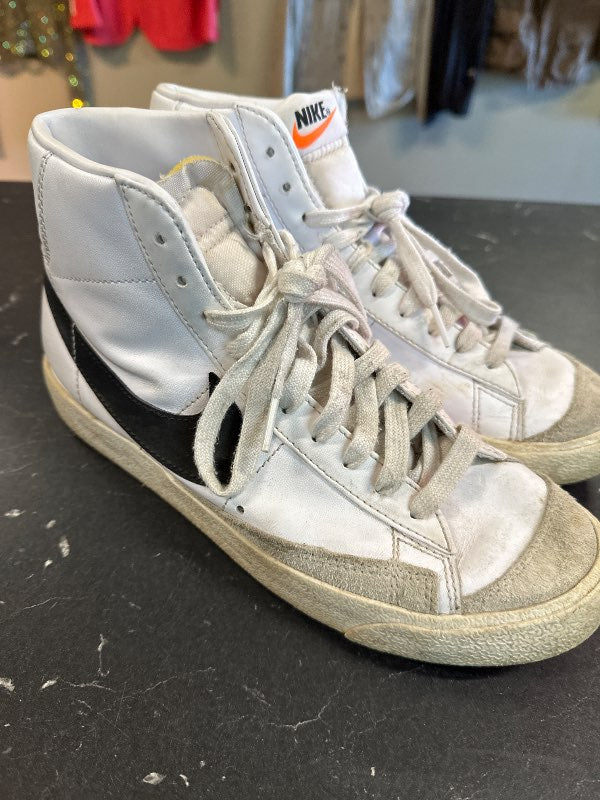 Nike blazer mid