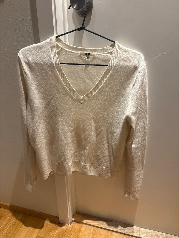 Uniqlo v neck peysa