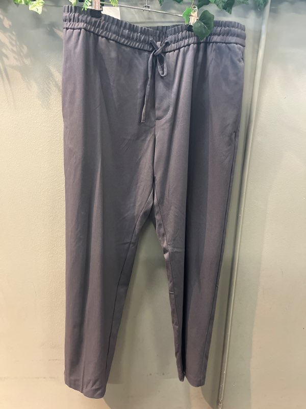 Zara buxur