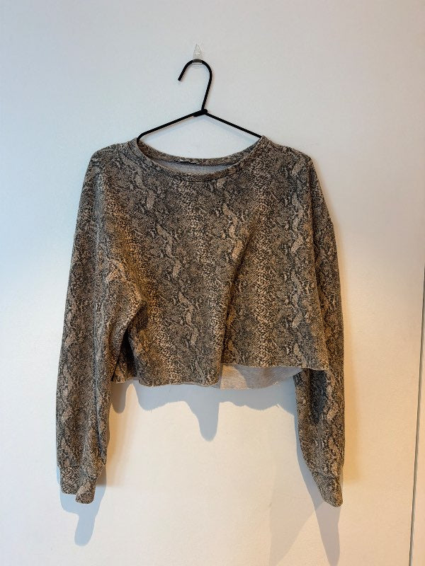 Snakeskin peysa