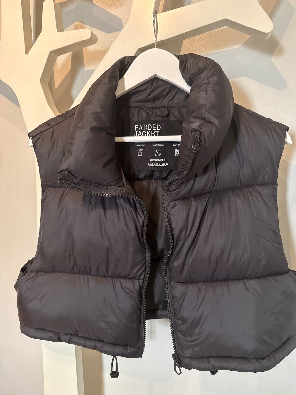 Stradivarius vesti