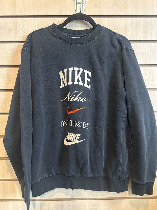 Nike peysa ath merkið