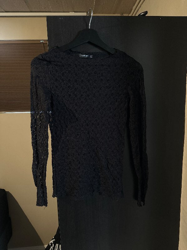 Svartur mesh bolur
