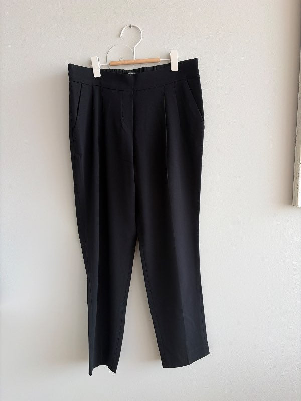 Svartar buxur fínar Babaton