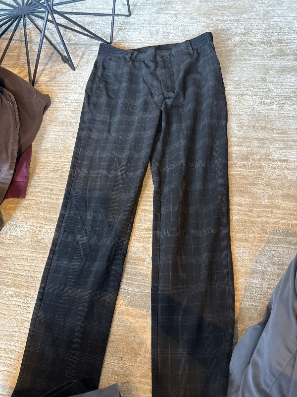 Zara buxur svartar