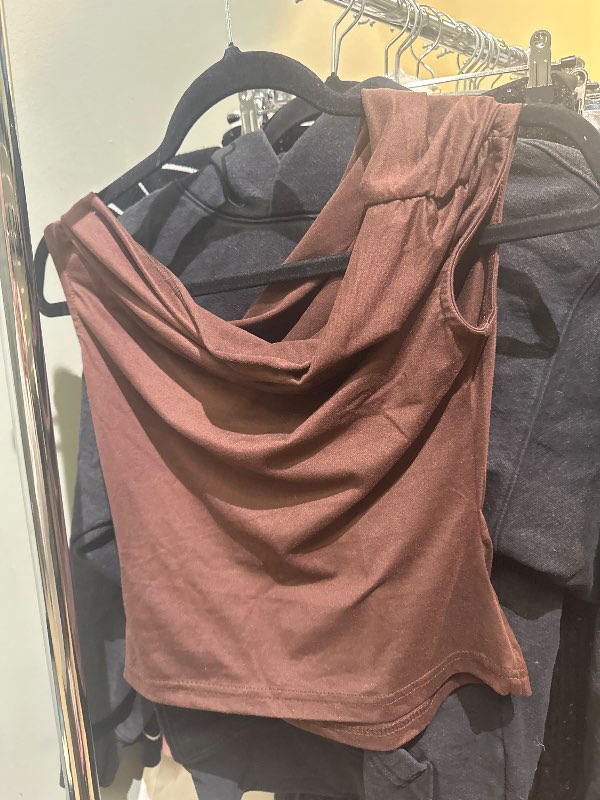 Brúnn off the shoulder bolur
