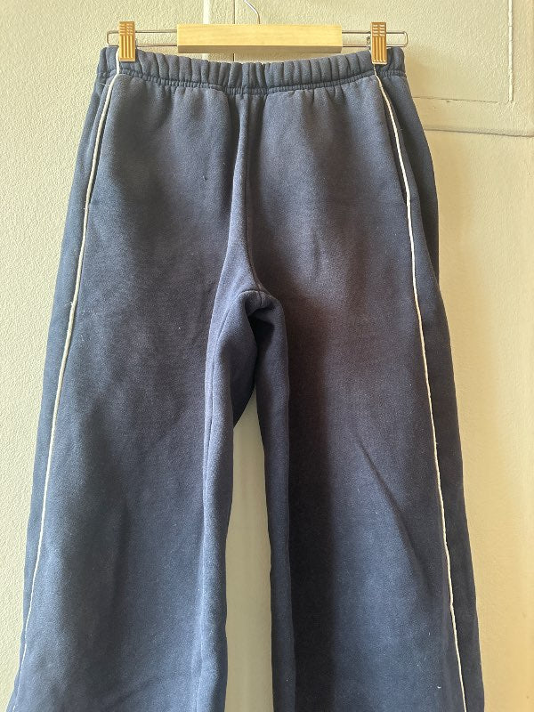Dökkbláar sweat pants edikted