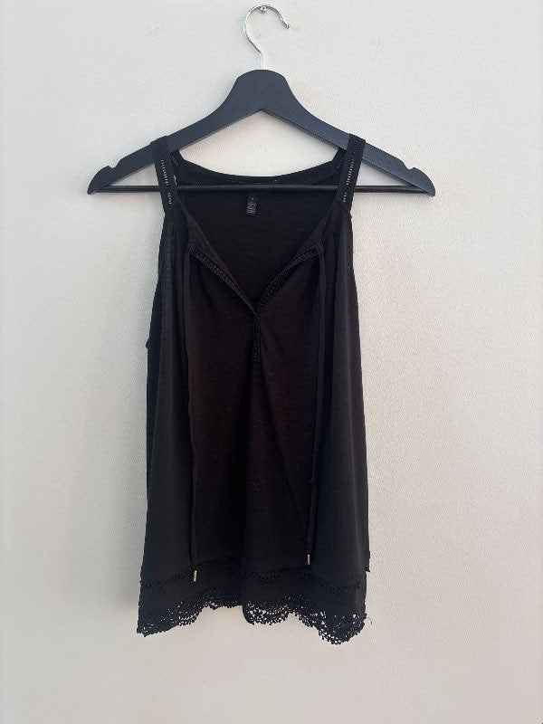 Toppur White House Black Market