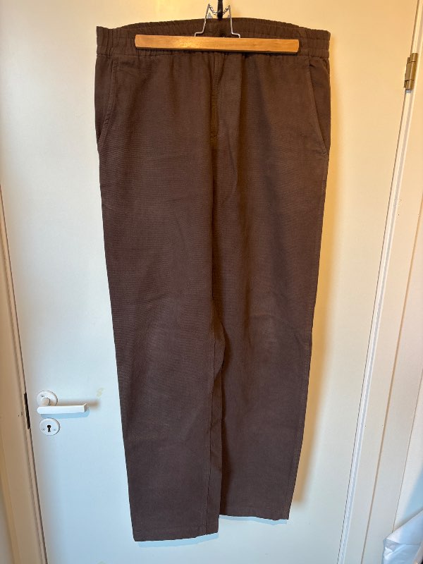 APC brúnar buxur