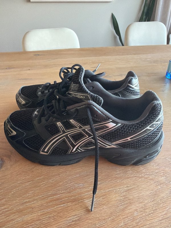 ASICS skór 40,5