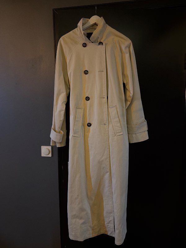 Beige frakki frá zöru