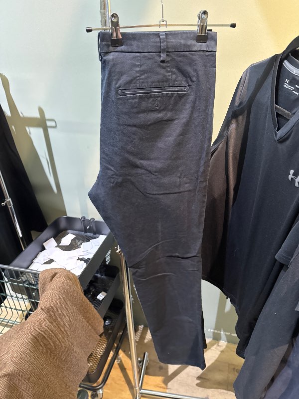 Uniqlo buxur dökkbláar