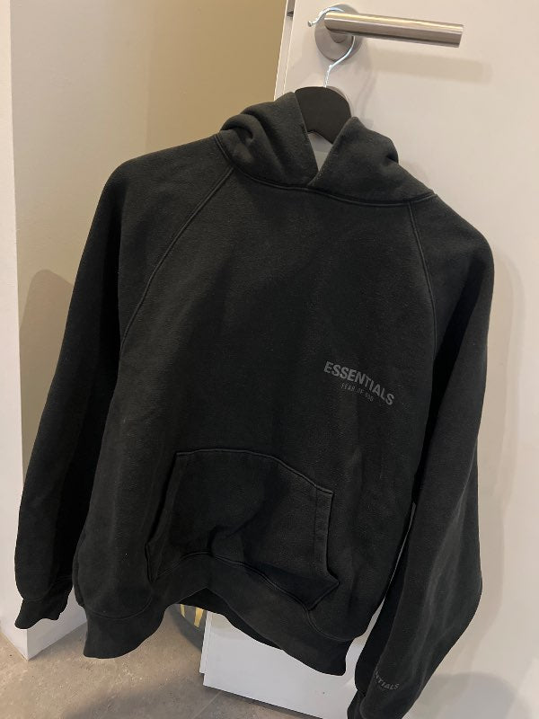 Essentials hettupeysa (stórar stærðir)