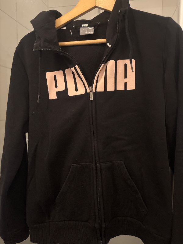 Puma rennd hettupeysa svört