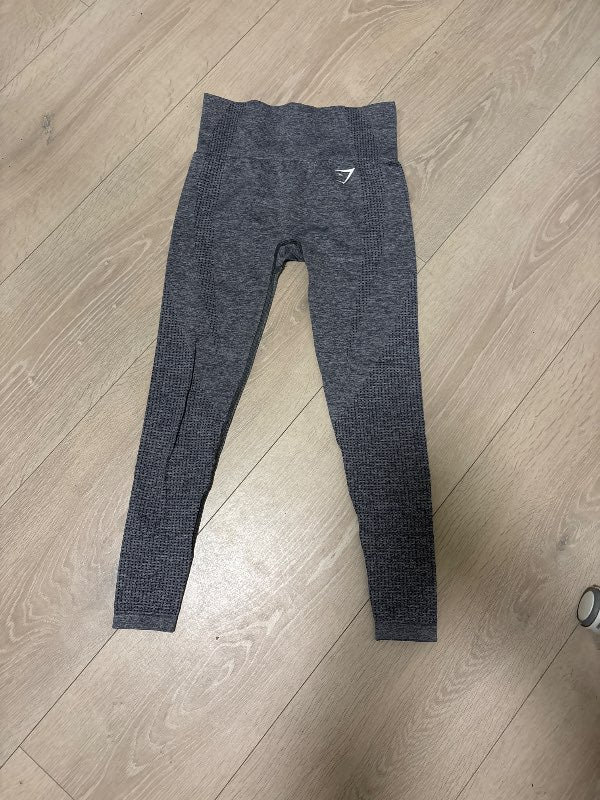 Gym shark leggings