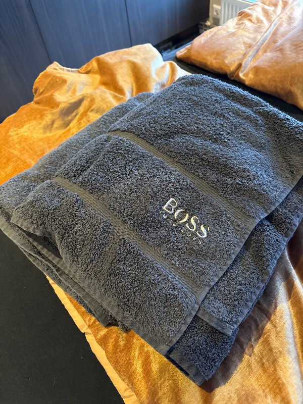 BOSS strandhandklæði