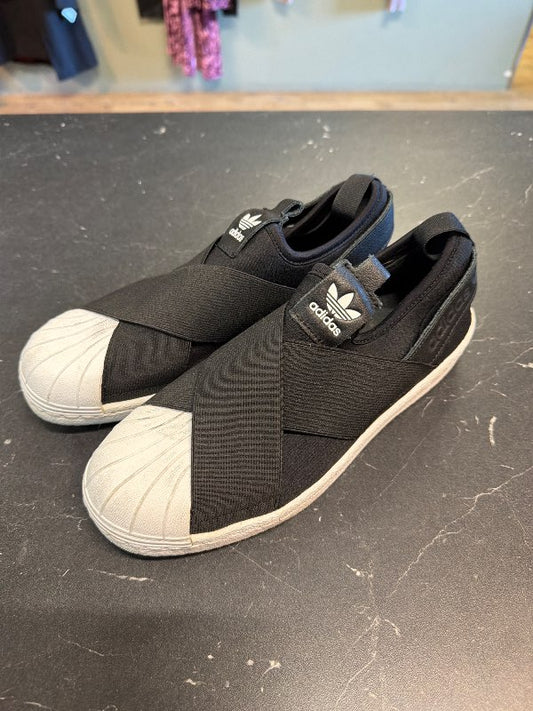 Adidas skór