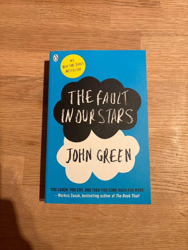 Bók (Fault in our stars e. John Green)