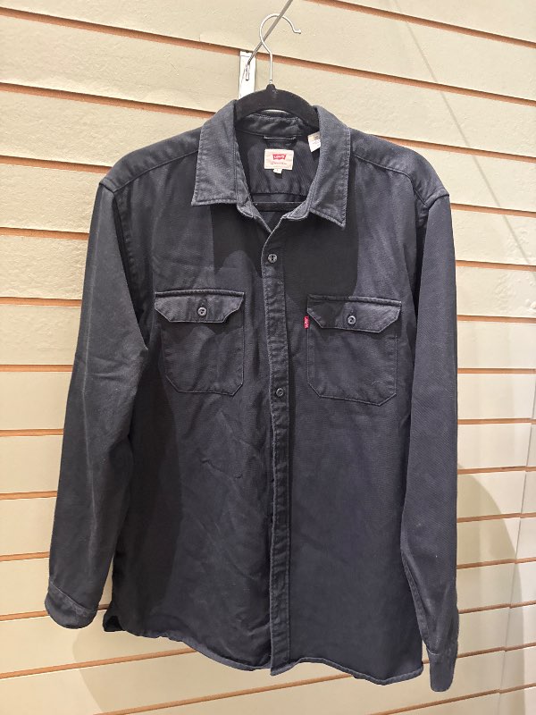 Levis svört skyrta