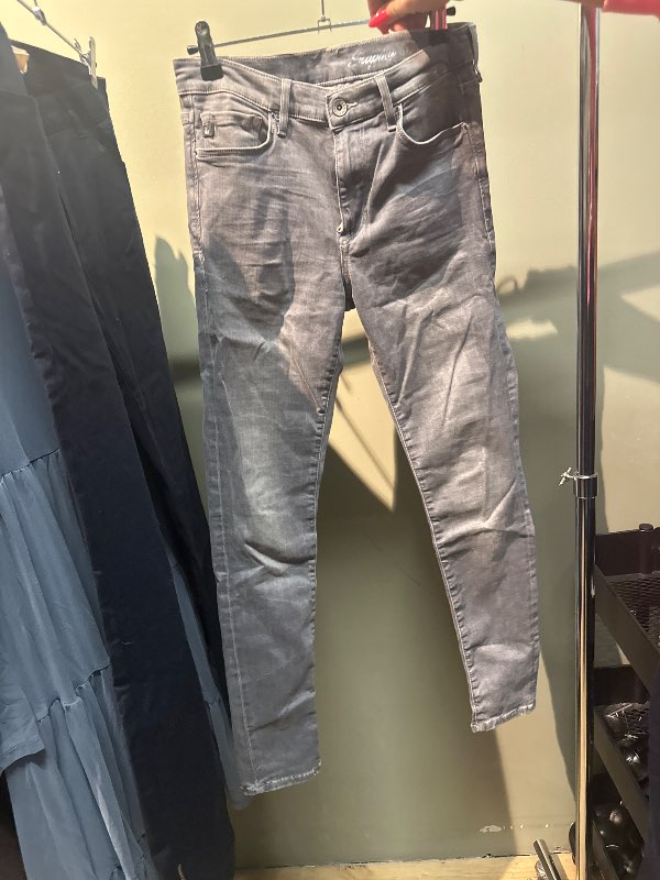 Gráar skinny jeans