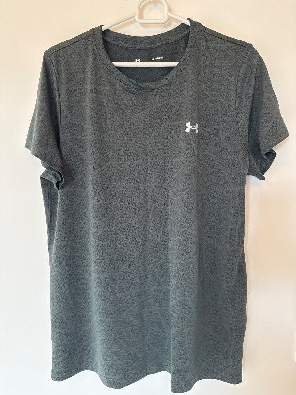 Under Armour dökkgrænn íþróttabolur