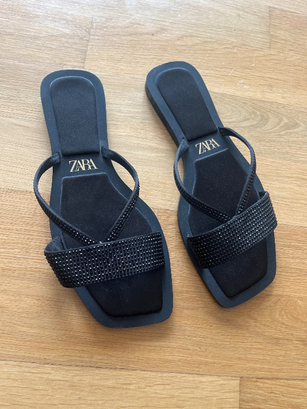 Nýr sandalar ZARA