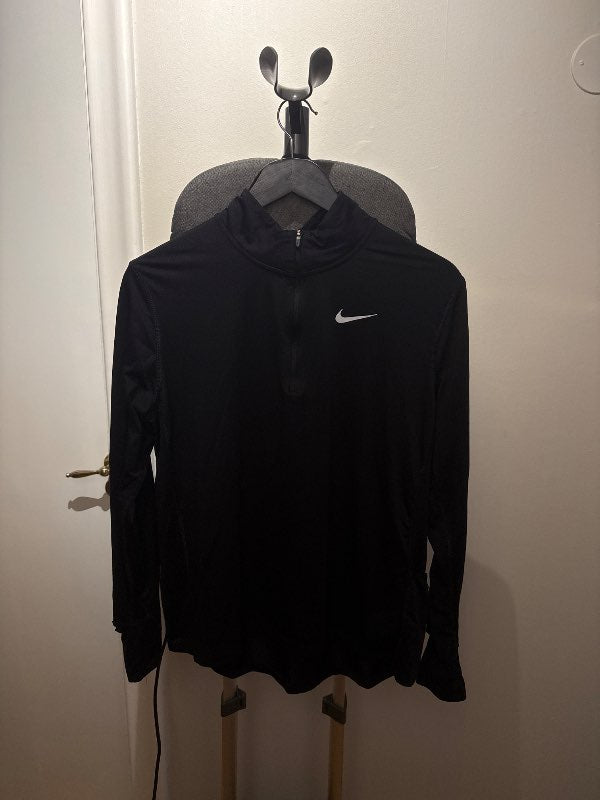 Nike æfingapeysa