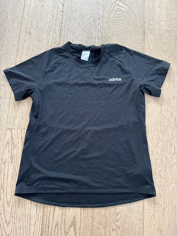 Adidas bolur