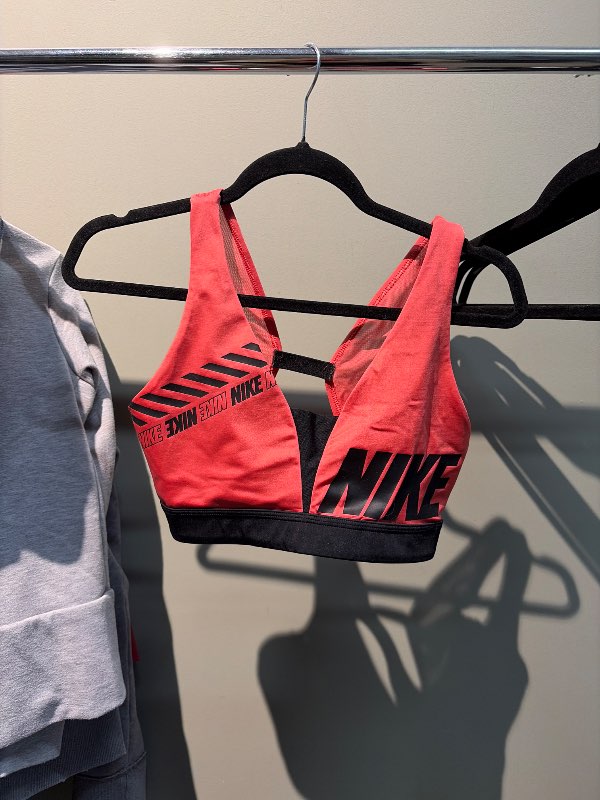 NIKE CORAL íþróttatoppur