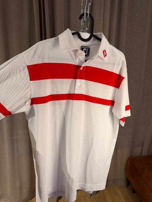 FJ golfbolur hvitur með rauðri rönd