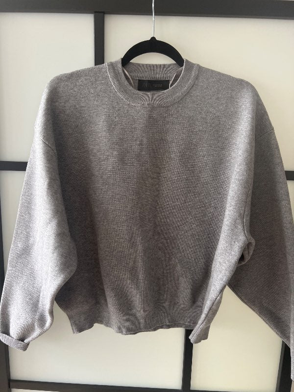 GRÁ þykk peysa ZARA