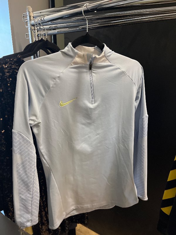 Nike íþróttapeysa