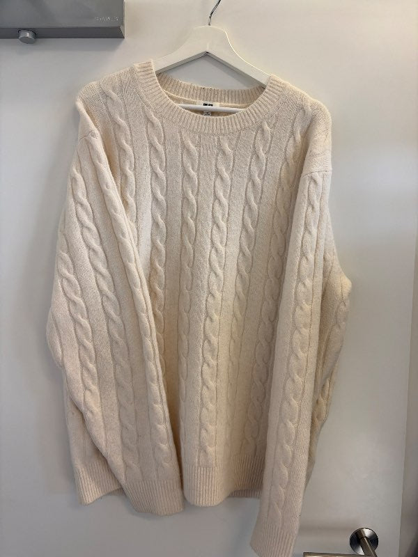 Uniqlo peysa